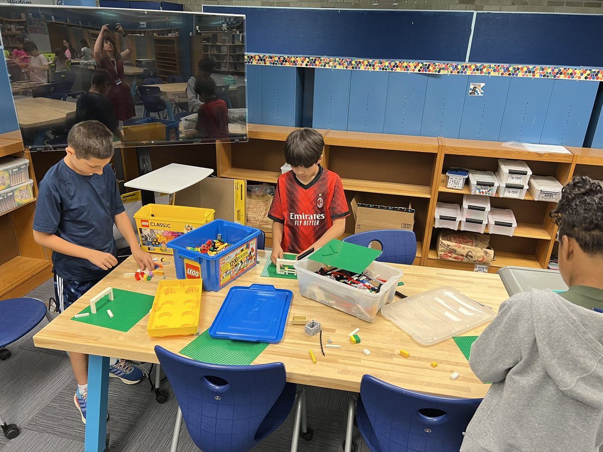 LHendersonReads's tweet image. 5th graders building playground models with Minecraft, Lego, and Cardboard. #makercenteredlearning #design #choice