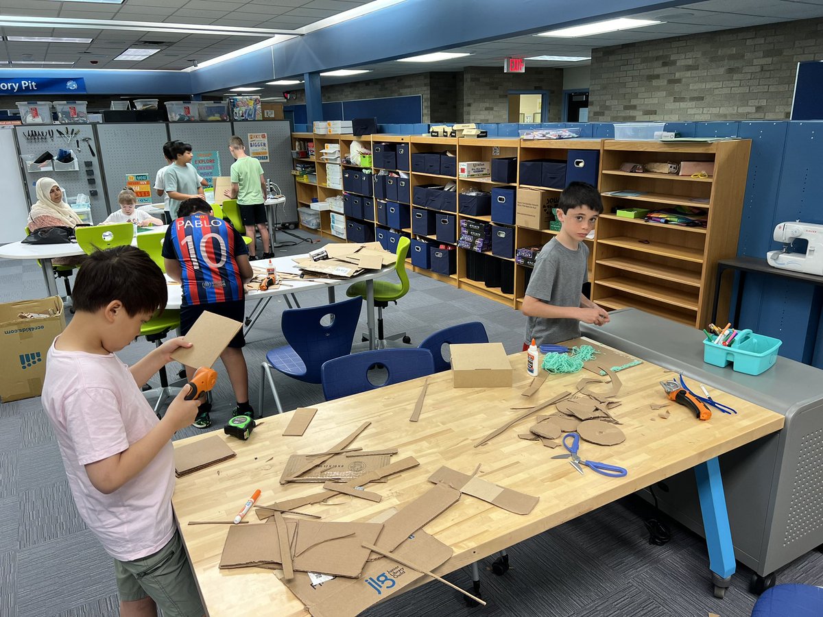 LHendersonReads's tweet image. 5th graders building playground models with Minecraft, Lego, and Cardboard. #makercenteredlearning #design #choice