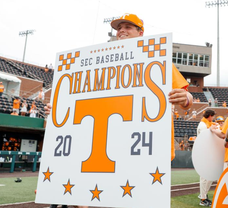 SportsAnimal991's tweet photo. "A guy steps out of the box, gets his assignment &amp; fully accepts it...it's really a reflection on how this has been a team from the Fall until now."

@Vol_Baseball coach Tony Vitello joined @SportsTalkon991 to discuss the @SEC Tournament.

https://t.co/AXNAUSLXbK https://t.co/FXvvmsQOaU