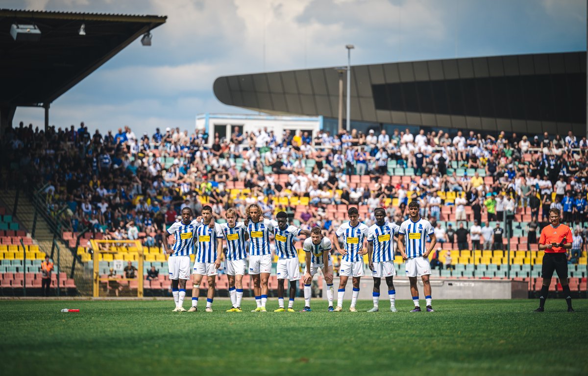 HerthaBubis's tweet image. Unsere #BSCU19 möchte euch noch was sagen: Das Team war komplett überwältigt, wie viele Hertha-Fans heute im Friedrich-Ludwig-Jahn-Sportpark waren. 😍Vielen, vielen Dank für eure Unterstützung! 💙💙💙 

#BSCBVB #HaHoHe
