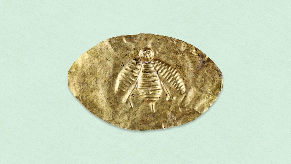 Today is World Bee Day, as proclaimed by the #UnitedNations! Explore the fascinating world of ancient symbolism regarding bees with this stunning gold plaque from the Burdur Museum! (Burdur Museum, Burdur) #Türkiye