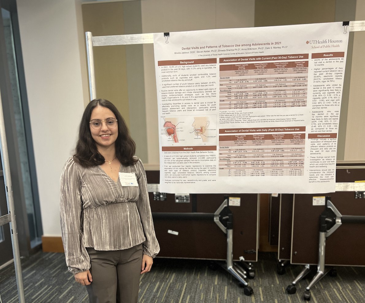 Congratulations to Mirella Jabbour, @utsphaustin MPH in Epidemiology student, who presented her poster at the #TEXPOP 2024 conference at @UTAustin! Mirella's presentation was on Dental Visits and Patterns of Tobacco Use among Adolescents in 2021. #SPHinAustin #TheEarlierTheBetter