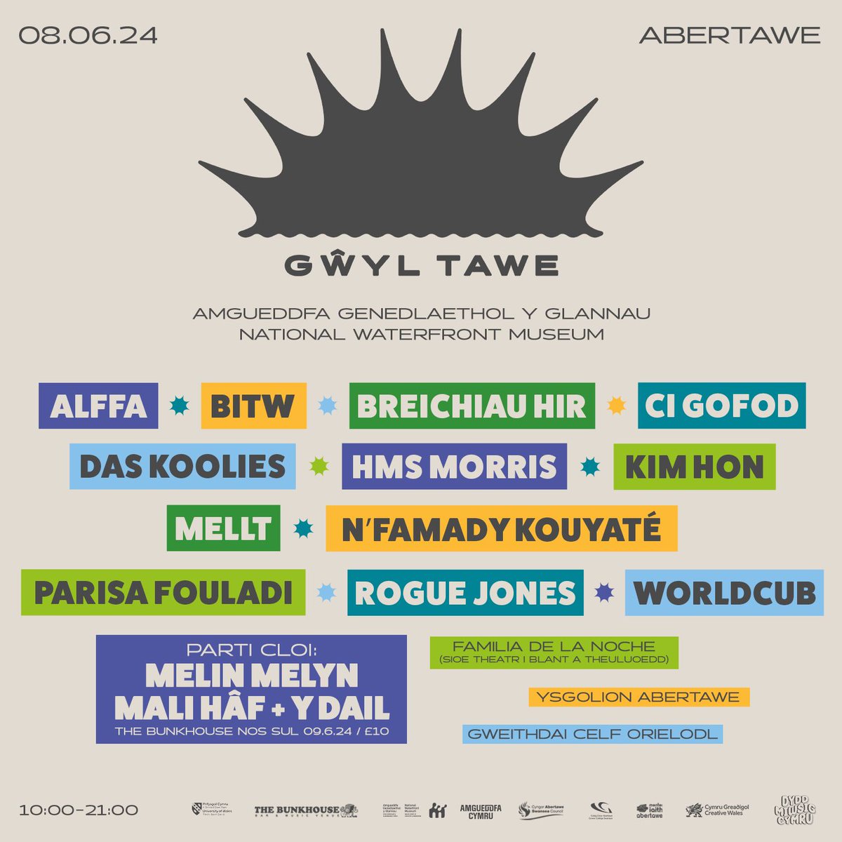 #GŵylTawe24 Mae cerddoriaeth @parisafouladi yn gyfuniad o gelfyddyd a mewnwelediad ac mae ei llais toreithiog yn gwahodd gwrandawyr i dreiddio i ddyfnderoedd emosiwn. 📅 Sad, 8.6 📌 @The_Waterfront RSVP ➡️ buff.ly/3SZ9RIc @swanseamusichub #yagym