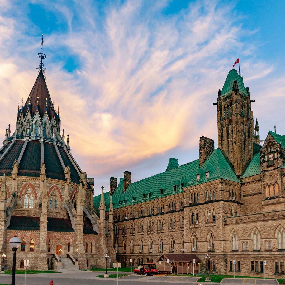Kick off summer in Ottawa with the Victoria Day long weekend! Fire up the grill, sip drinks on our patios, or explore the city's outdoor adventures. From our family to yours, have a safe and relaxing Victoria Day making warm weather memories with loved ones. #ottawamarriott