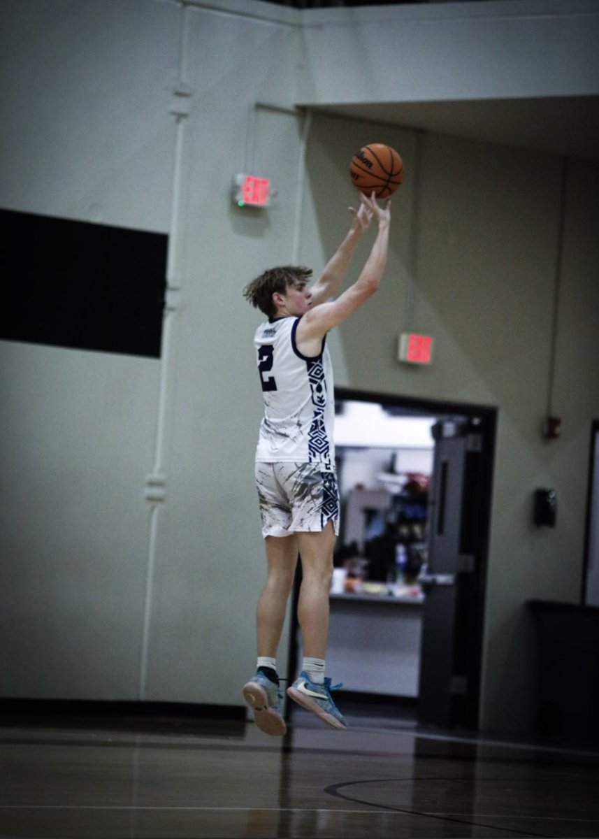 2025 @spencer_holley1 played with @BlessedOK2025 at @RL_Hoops during the live period. The 6’4 guard from @BixbyBasketball is a true Swiss Army knife on the floor. Can guard multiple positions, play inside/ out on offense, and gets to the free throw line! He also plays HARD!!