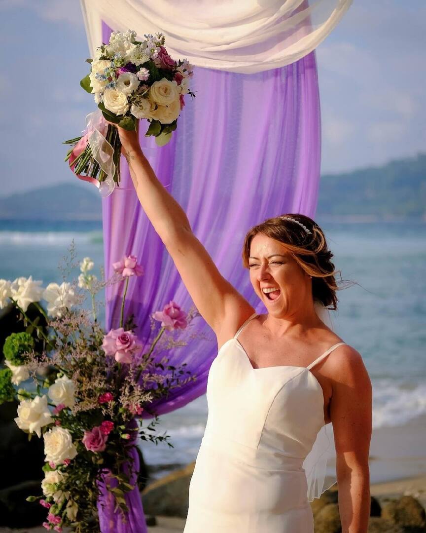 I ❤️ my Bouquet 💐…. #bridalbouquet #beautifulbouquet #beachwedding #destinationwedding #weddingflowers @weddingflowersphuket #weddingplanner @uniquephuket #weddingphotography @tuatohproductionI ❤️ my Bouquet 💐…. #bridalbouquet #beautifulbouquet #beachwedding #destinationwed…