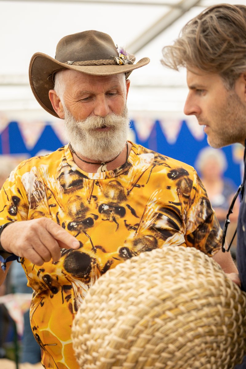 Did you know today is National Bee Day? 🐝🍯 Celebrated worldwide to raise awareness to the importance of bees and pollinators and the threats they face! ⭐ Find out more about bees in our Bees & Honey marquee at the Royal Bath & West Show⭐ Book now ➡️ loom.ly/0tiF5n8
