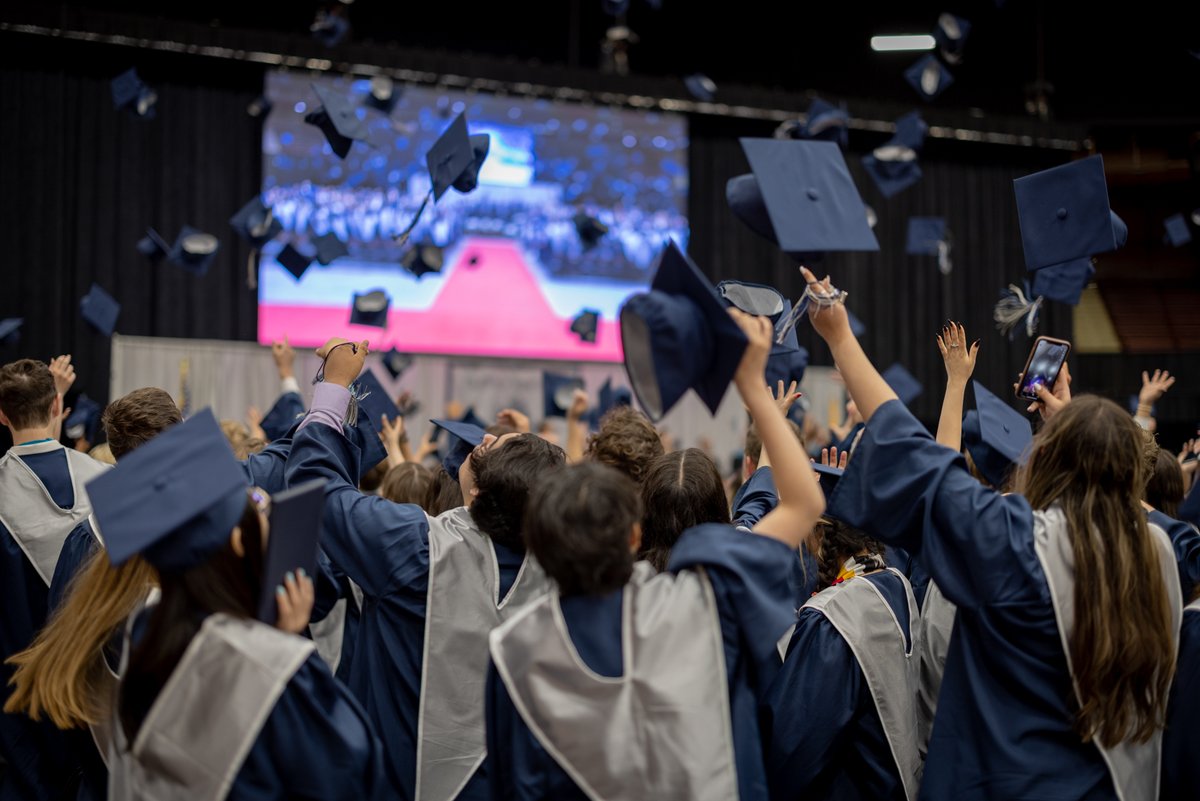 As the school year draws to a close, we're excited to celebrate the Class of 2024! Today's graduation ceremonies include Albuquerque High, Rio Grande, La Cueva, Nex+Gen, and ECA. Learn more about upcoming graduations: loom.ly/Sx8Hpco #APSGrad #APSClassof2024