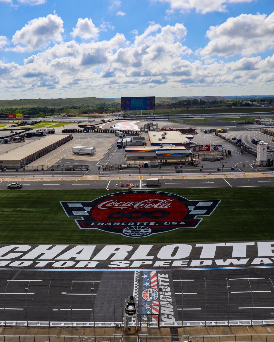 Looking sharp. 😍

#CocaCola600 | #AmericasHomeForRacing