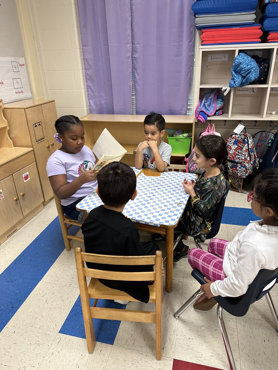 AReyna723's tweet photo. We got special visitors from 2nd grade to read to us today! 📚 @NISDCNE https://t.co/61upqtWU0s