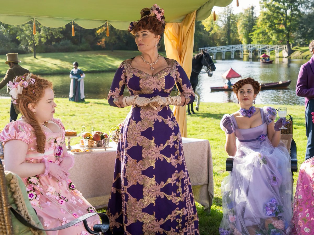 rebexxxxa's tweet image. bridgerton is cocomelon for adult women (bright colors, pretty sounds, absolutely zero stakes)