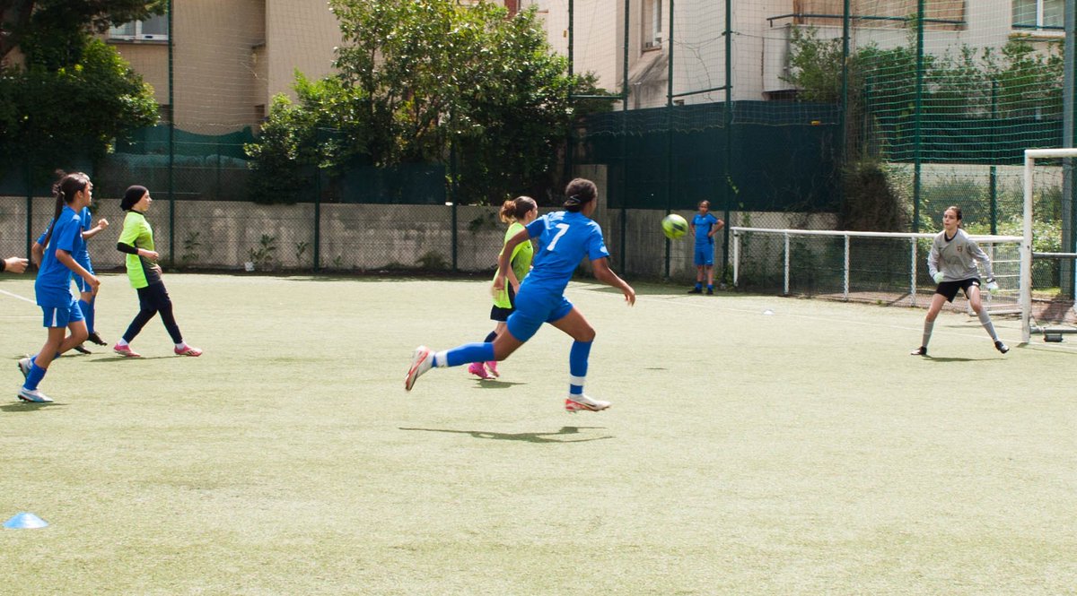 EJitiaux's tweet photo. Nos U15f #escolombienne @VilleColombes en finale🏆⚽️ @District_92 Une première pour cette jeune catégorie.💪 https://t.co/U9UR1UsRlg