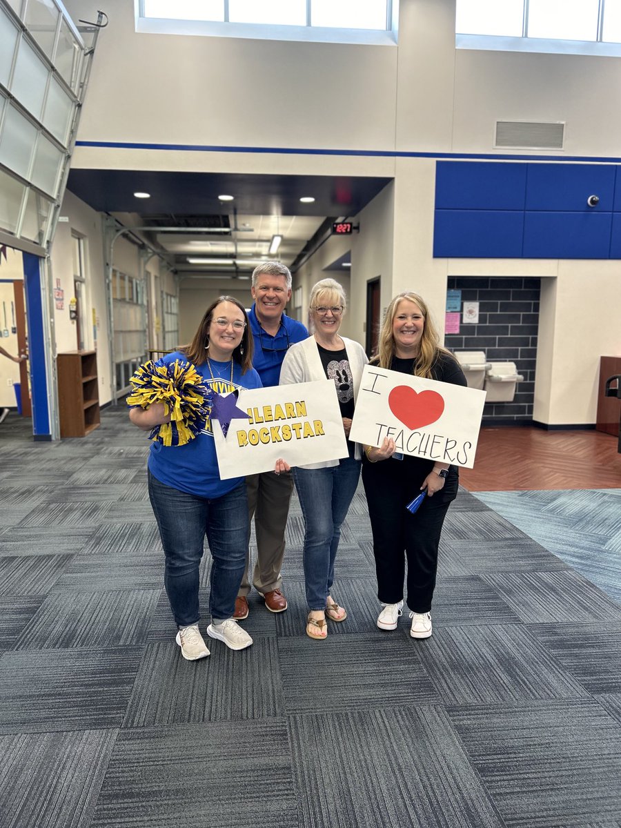Shout out to our sweet district leaders for offering encouragement to teachers…it’s great to be a Raider!! 🥰 ⁦<a href="/SunnyvaleISD/">Sunnyvale ISD</a>⁩ ⁦<a href="/DrJakeDuce/">Jake Duce</a>⁩ ⁦<a href="/TxMattKimball/">Matt Kimball</a>⁩