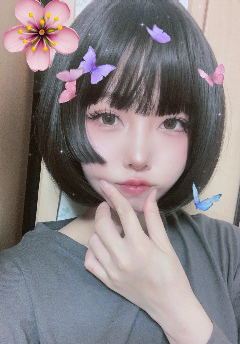 natori222's tweet photo. まーーーあ100年ぶりくらいにウィッグの調整とかしてるけど、まつげ新しいの買う方が先だなこりゃ https://t.co/EpSUCPgDyk