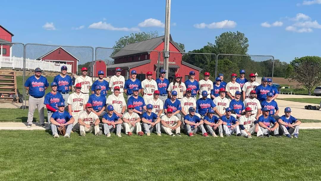 PLMudcat's tweet photo. Great Weekend in Dyersville Field of Dreams.  Thanks to Arlington for coming with us to make Dreams come true! @ArlingtonAsMN https://t.co/oY4dPCV839