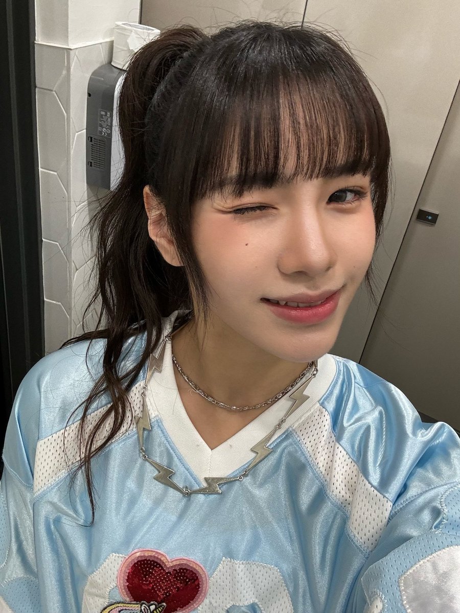 [240520] update from b.stage 

"teles!!!! (a little late) monday morning!🩵🩵"

#ヤングパッシ #영파씨 #도은 #YOUNGPOSSE #DOEUN