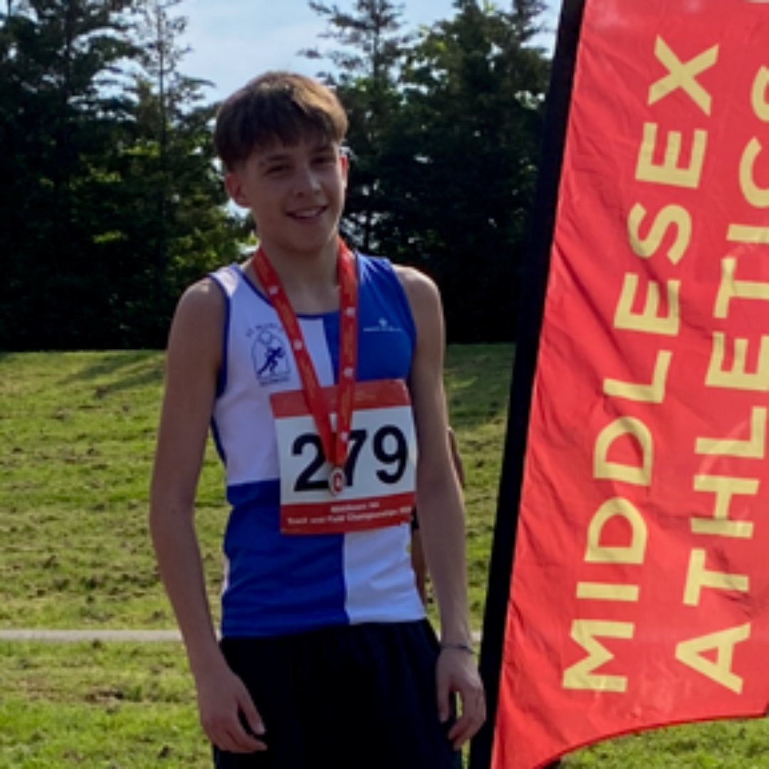 Harry in Year 9 competed at the Middlesex County track and field championships on 12 May at Lee Valley. Harry ran in the Under 15 800m and came first in a time of 2 minutes 9 seconds. An absolutely amazing achievement! A big congratulations to you from us all at Teddington! 🌟