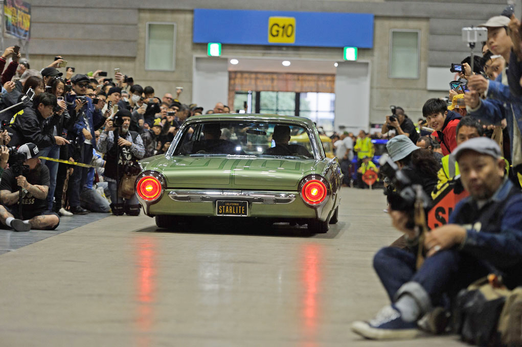Wherever you set up for a car show, you have to leave again! 
At the #Yokohama #HotRodShow they are taking the leaving seriously and you are seen out with the appropriate amount of Journalist, Photographers and Videographers to do your car & Motorcycle due justice!