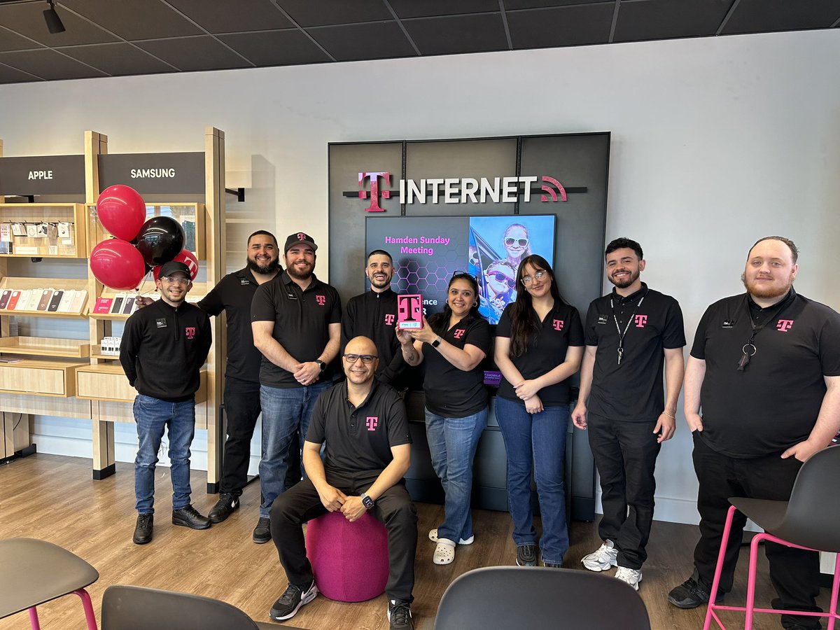 Yesterday’s first store meeting as an Experience store with this amazing team. I am proud of the EAMs facilitating a successful and fun meeting and proud of the team for all their engagement and support for one another! <a href="/preetisingh827/">Preeti</a> <a href="/OvalleDariel/">Dariel Ovalle</a> <a href="/kosmoski/">Ed Kosmoski</a>