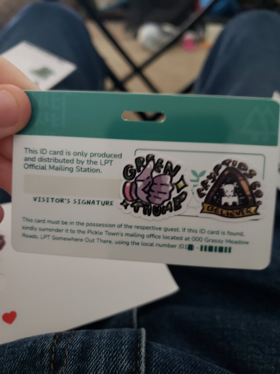 HaveItIn_Spades's tweet photo. I got more merchandise from SeaHouse Station, the creators behind Little Pickle Town. I got excited, so don't mind my shakey hands. Either way, remember to support small artists/creators! https://t.co/oumbMgLuTy