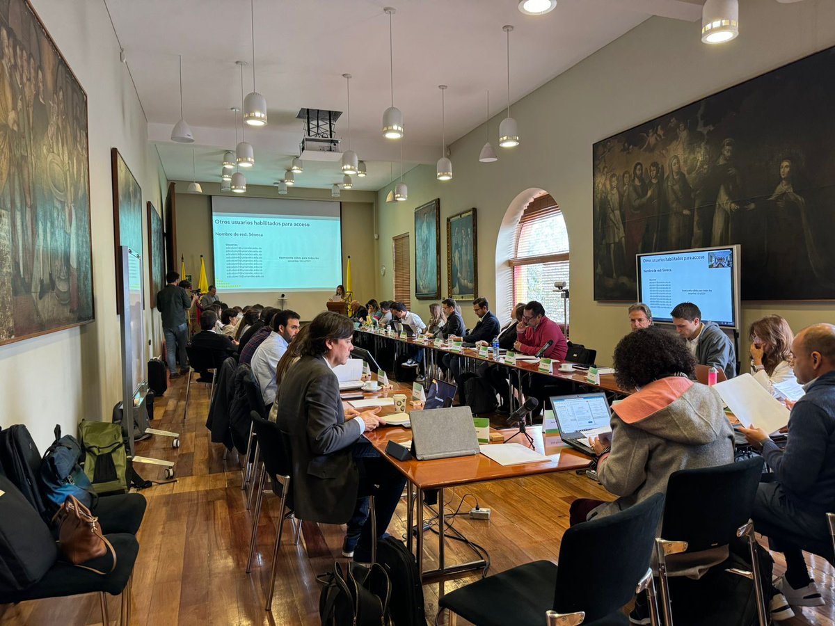 freddier's tweet photo. Hoy empezó un nuevo Platzi Executive Program: educación ejecutiva en AI para líderes de las empresas más grandes de la región 💚 https://t.co/MCWXWBO6fy