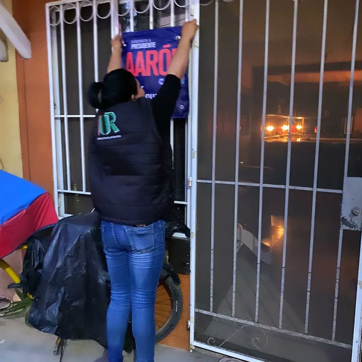 UR_Edomex's tweet photo. Saludamos a nuestros vecinos de el fraccionamiento Real del Sol en #Tecámac, agradecemos a todas y todos el recibimiento a nuestro candidato @AaronUrbinaB, ¡Vamos con todo este #2deJunio!
#SomosUR ⚫🟢🔴 https://t.co/YypJPyHhqM
