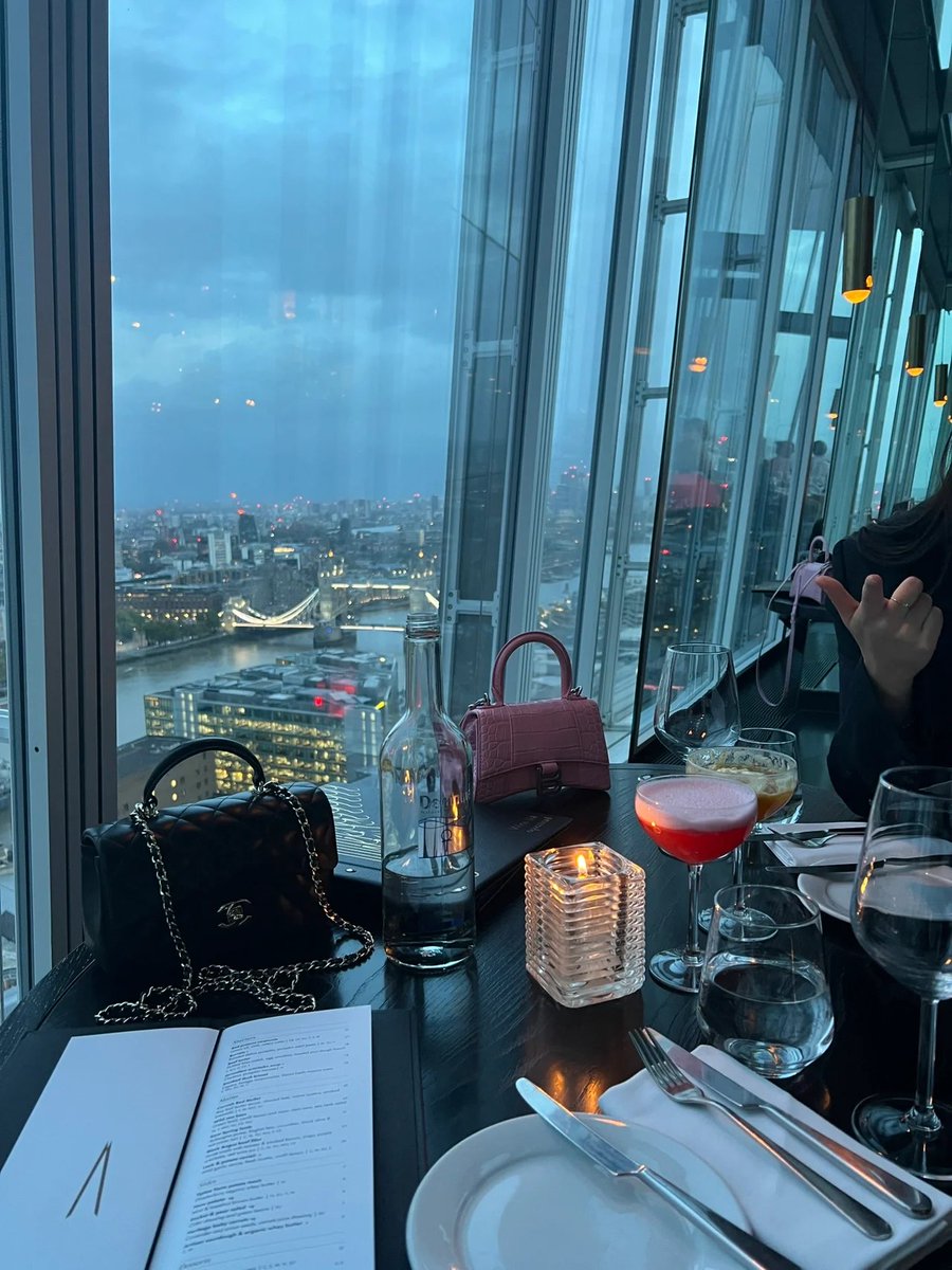 sgs525g's tweet photo. Sharing of the super beautiful night view of London https://t.co/uyVRyhtZYY