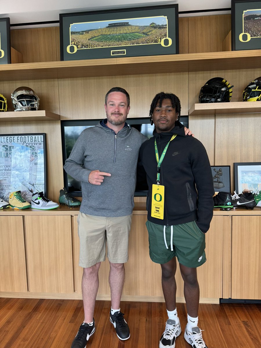 Amazing visit with <a href="/oregonfootball/">Oregon Football</a> 🦆 I appreciate the hospitality and can’t wait to get back🦆🦆🦆 <a href="/CoachDanLanning/">Dan Lanning</a> is building something special #connection #toughness #sacrifice #growth