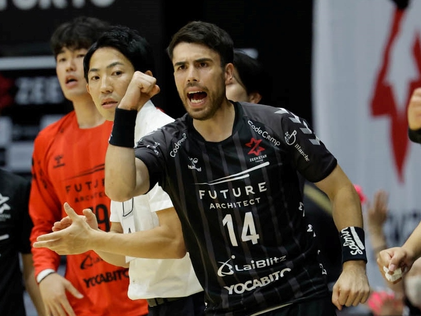 ZeekstarTokyo's tweet photo. ■土井レミイ杏利選手 現役引退のお知らせ
現役最後の公式戦は5月24日から開催されるJHLプレーオフとなります。また6月29日実施のファンクラブイベント「ファン感謝祭」でみなさまにご挨拶する予定です。

プロフィールやコメントなど、詳細は公式サイトでご覧ください。
https://t.co/vhFVsLc6T1 https://t.co/IiCd4k5HlR