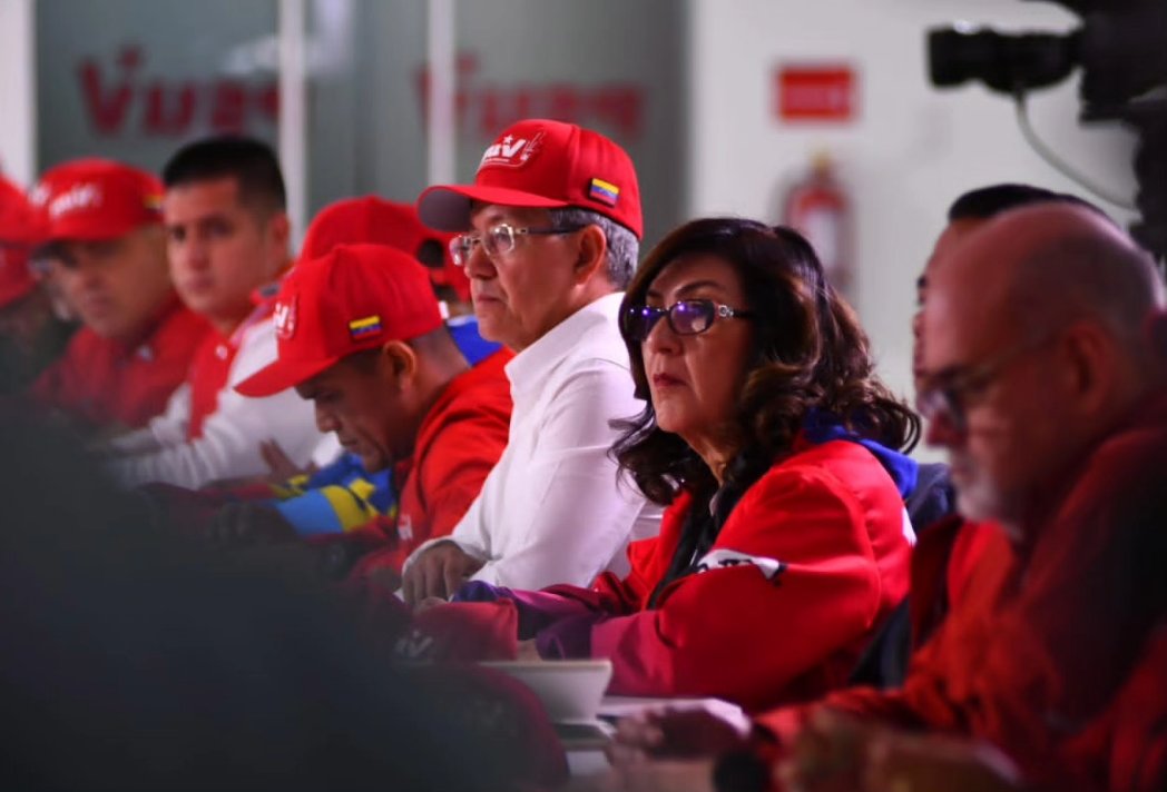 Durante la rueda de prensa, el primer vicepresidente del PSUV, Diosdado Cabello ratificó que las estructuras de base continúan fortaleciéndose. @dcabellor