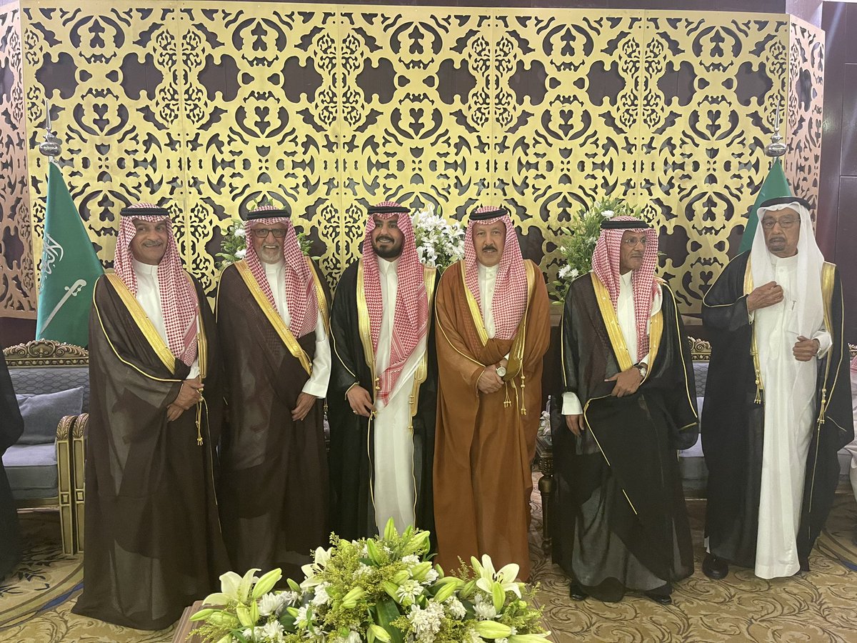 abdsheikha's tweet photo. كم سعدت الليلة بتلبية
دعوة أخوية بقاعة بريدة
من أخونا الفاضل :
#سليمان بن أبراهيم الصالح
بمناسبة زواج أبنهم الشاب :
#فيصل بن عبدالمحسن الصالح
على كريمة ؛
#سعود بن عبدالرحمن الجريّد

أطيب وأجمل التَهاني 
للأسرتين الكريمة
#الصالح_الجريّد
والف مبروووووووك
للعرسان ووالديهما
وندعوا
الله لهما بتوفيقه .. 
💐🌷💐🌷💐🌷