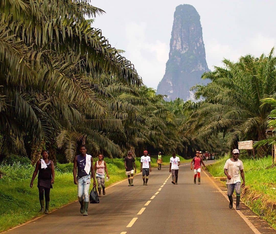 Sao Tome and Principe 🇸🇹 has a population of 230,000 people, making it Africa's second least populous country. It has a literacy rate of 92.82%. It is an island nation.