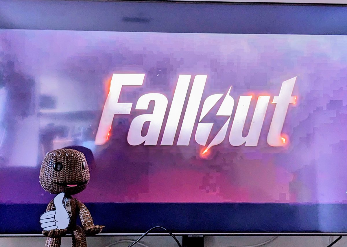 Als wären wir der Ghul sind wir immer noch nicht tot. Wir haben uns <a href="/Nerd_of_north/">Taco 🌮</a> und Jan geschnappt und die Fall Out Serie ausführlich bequatscht. Schön war es! 
spielkinderpodcast.de