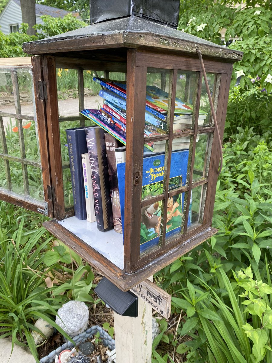 In partnership with @MSU_Surplus, today we worked with our community to fill local little libraries with children’s books just in time for summer! ☀️

You can find these libraries and more at littlefreelibrary.org 📚 

#CommunityEngagement #SafeMSU