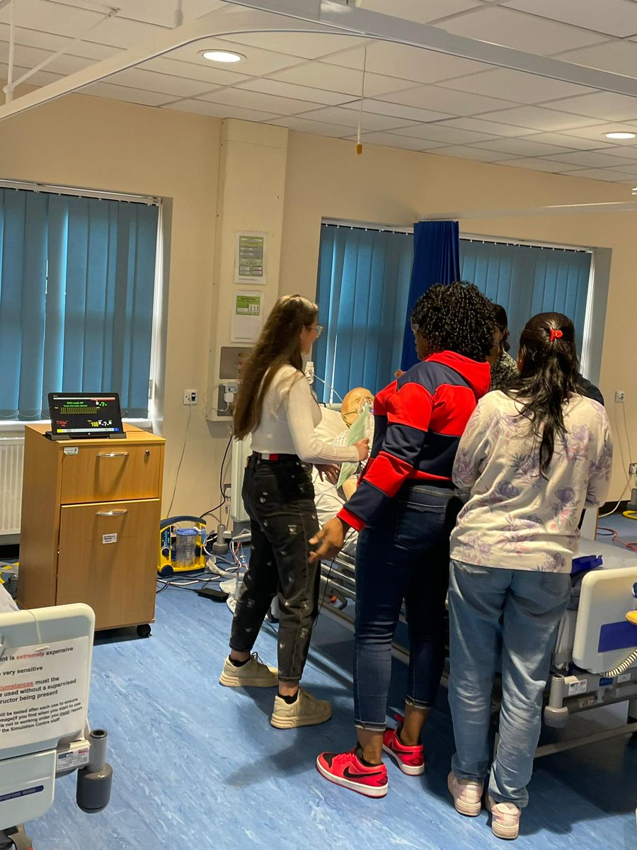 Trache Day great work everyone  @BHRUTMedEd <a href="/CarolineCurtin7/">Caroline Curtin</a> <a href="/SilkeWasch/">Silke Wasch</a> <a href="/louisehead18/">Louise Head 💙</a> <a href="/NHSEngland/">NHS England</a> <a href="/Mamta_NHS/">Mamta</a>