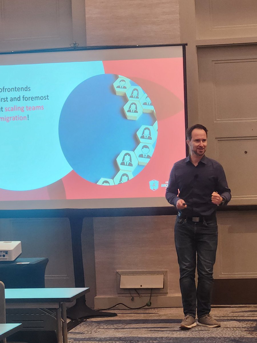 JavaScriptCon's tweet photo. Always great to have @MikeZks back on stage at #ijs #sandiego!
#javascript #techconfernce https://t.co/4tfIzChRkv