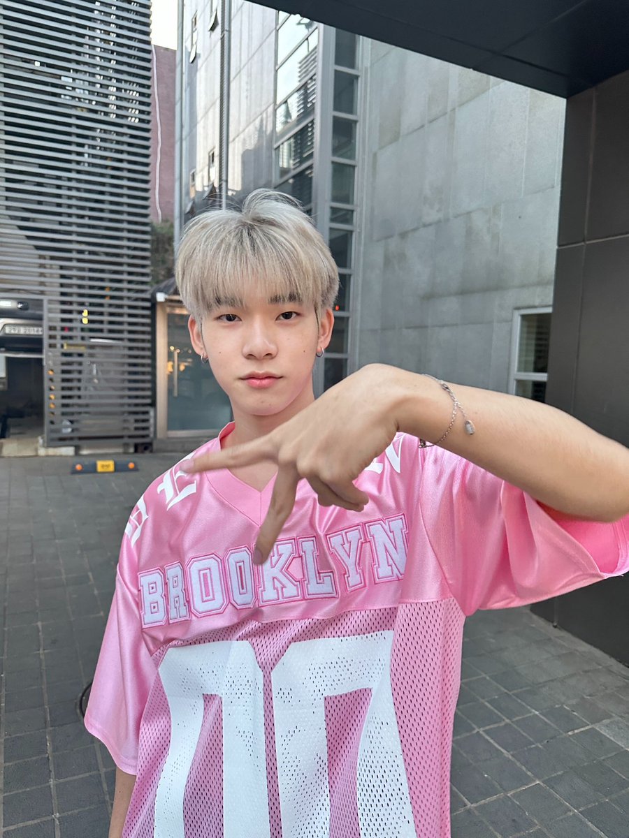 twnpich's tweet photo. Happy 520 day ❤️ 🖐🏻✌🏻0️⃣
 #twnpich https://t.co/hwSUxaBH5x