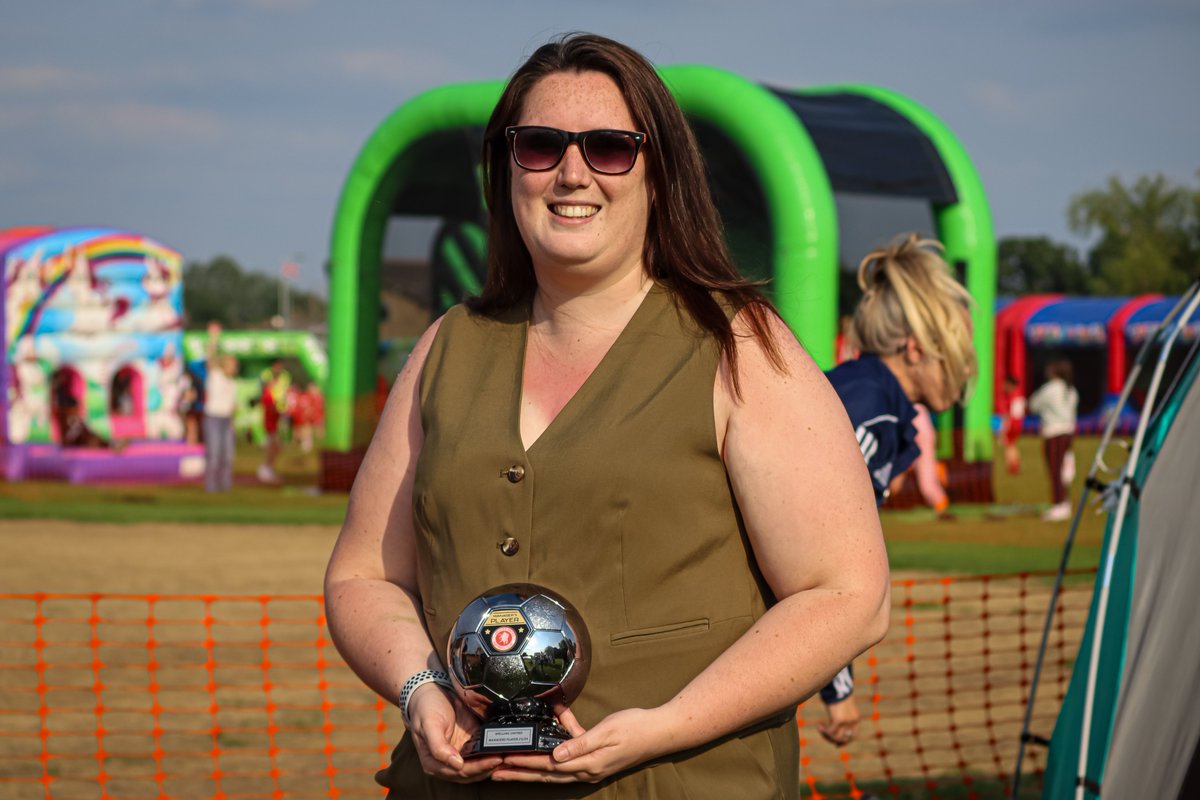 Congratulation to Goalkeeper Tania Morton who was managements Player of the Season

#WeAreWings