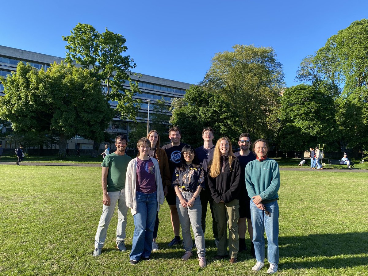 Well done to our MChem project student Cameron for finishing his research project🎉What a perfect day for our first group bbq this year!