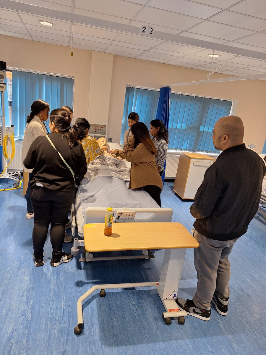 Med Ed Fellows supporting Nursing at Advanced Clinical Skills @BHRUTMedEd <a href="/CarolineCurtin7/">Caroline Curtin</a> <a href="/SilkeWasch/">Silke Wasch</a> <a href="/louisehead18/">Louise Head 💙</a> <a href="/Mamta_NHS/">Mamta</a> <a href="/NHSEngland/">NHS England</a>