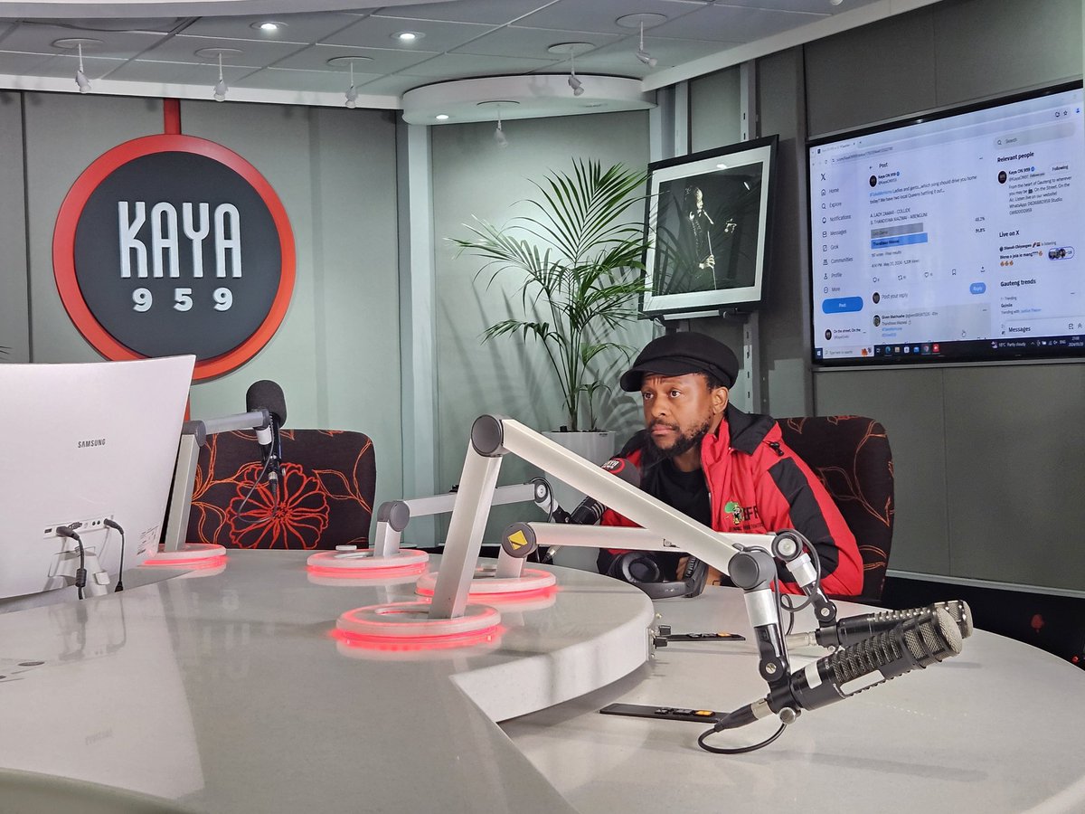EFF Gauteng premier candidate Dr Mbuyiseni Ndlozi is currently on air @KayaON959, talking with @PhemeloMotene
about all things politics just days ahead of elections. 

#kayaNews #ElectionsOnKaya TT