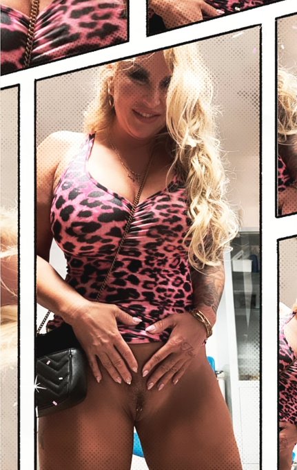 In Italian Erotic Convention.. 🇮🇹 #pussy #piercing #sexy #HotPink https://t.co/kFSvMT4DXI<a href="/tag/pussy"class="tags">#pussy</a><a href="/tag/piercing"class="tags">#piercing</a><a href="/tag/sexy"class="tags"><span>#sexy</span></a><a href="/tag/hotpink"class="tags"><span>#hotpink</span></a>