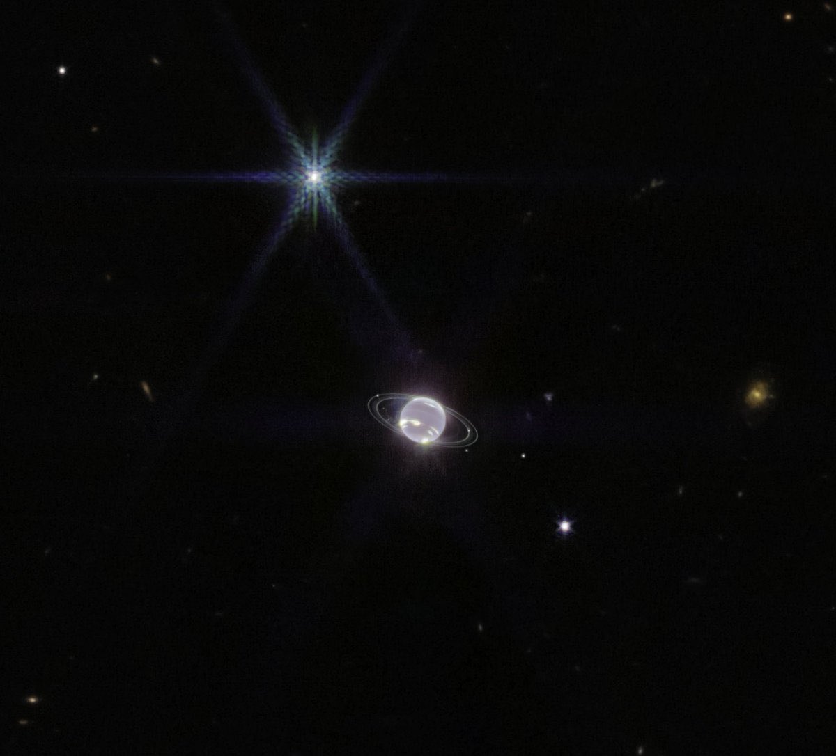Neptune and its rings captured by JWST
