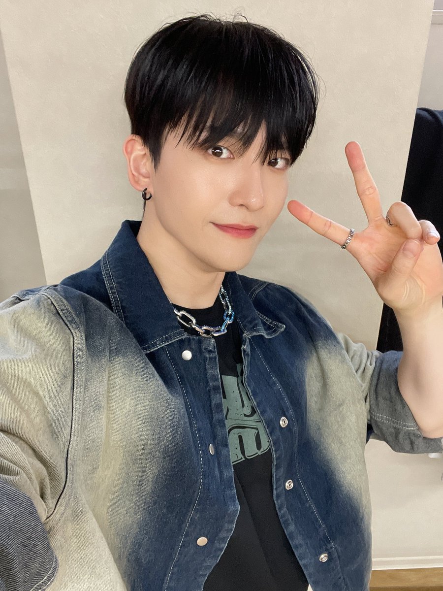 GGraceFR's tweet photo. [@GreatGuys_twt] #호령 240518
FR : Les concerts ont commencé aujourd'hui🤗
Grace merci d'être venu🫶🏻
EN : The concert started today🤗
Grace, thank you for coming🫶🏻

#greatguys #grace #horyeong #멋진녀석들 #호령 https://t.co/9Sp5zNYp4J