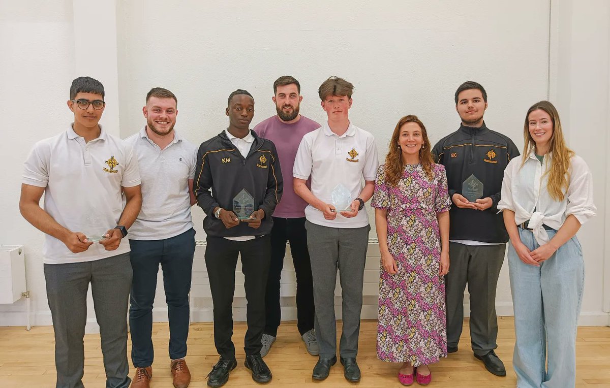 Congratulations to our four TY pupils who won Student of the Year this morning during our Awards Ceremony; Ruhaan Malik D1, Kuziva Mushongera D2, Eoin Gibbons D3 and Edward Ceban D4. Also massive thanks to our four tutors; Mr. Ryan, Ms. Mahony, Ms. Woods and Mr. Hogan 💪🏼
