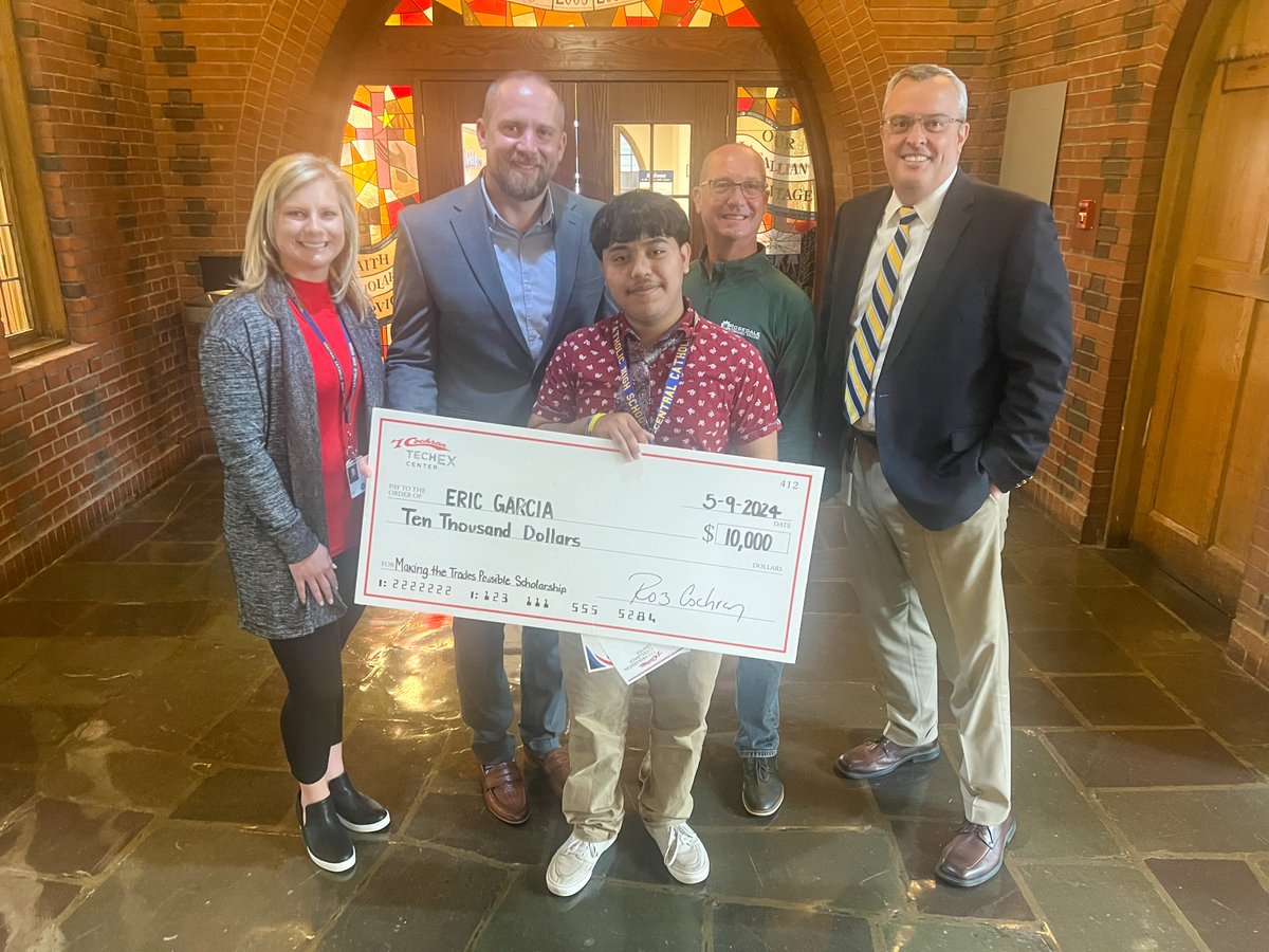 In a surprise visit, Eric Garcia, ’24, received a scholarship from Rosedale Technical College and #1 Cochran! After graduating from Central Catholic, Garcia will continue his education at Rosedale Tech to pursue a career in the automotive and collision repair field.