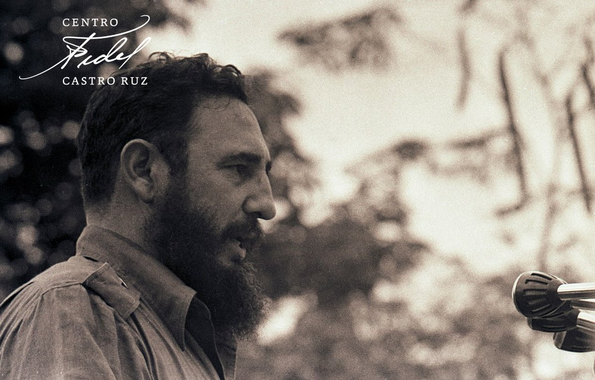 #Fidel:"Nuestro pueblo debe encontrar soluciones, soluciones que entrañen la unidad de la esencia y de la forma, y no el divorcio entre la forma y la esencia. Y hay todavía un largo trecho por recorrer en este sentido".