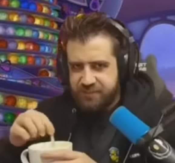 tito_gtz's tweet photo. EN DIRECTO

-Nos echamos un FORTNITE (Battle Royal, Rocket Reacing y LEGO con seguidores).
-Si todo va bien, un Stumble Guys POR PRIMERA VEZ

https://t.co/lvdcathV0R https://t.co/b3n2JYq1YN