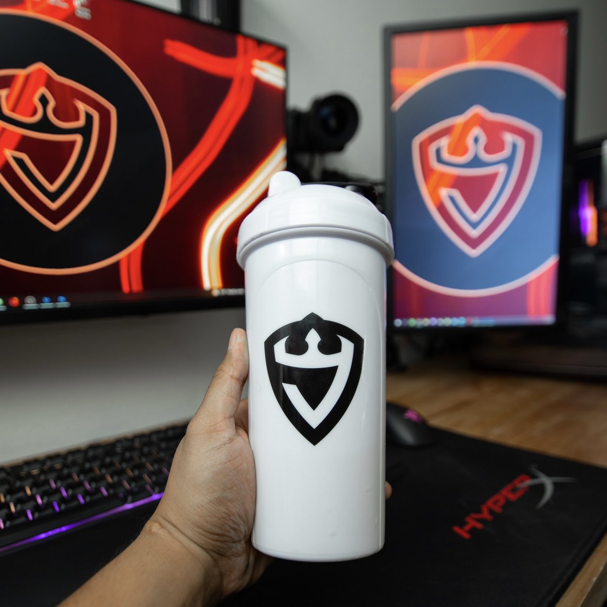 Juggernaut's tweet photo. Letโs kick off the week the right wayโฆ $8 Starter Kits for #JuggNation DM us and get the code! https://t.co/ROHGHgKxby