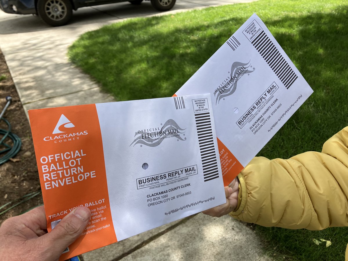 kaceycarpenter's tweet photo. 🗳️🇺🇸 Attention Oregonians! Election Day is here! 
Make your voice heard, your vote matters, make a difference! Mail your ballot with a valid postmark, or return it to an Official Ballot Drop Site by 8 p.m.#OregonElections #VoteOregon #YourVoteMatters #ElectionDay @jamiefororegon https://t.co/cYkHDzr52x